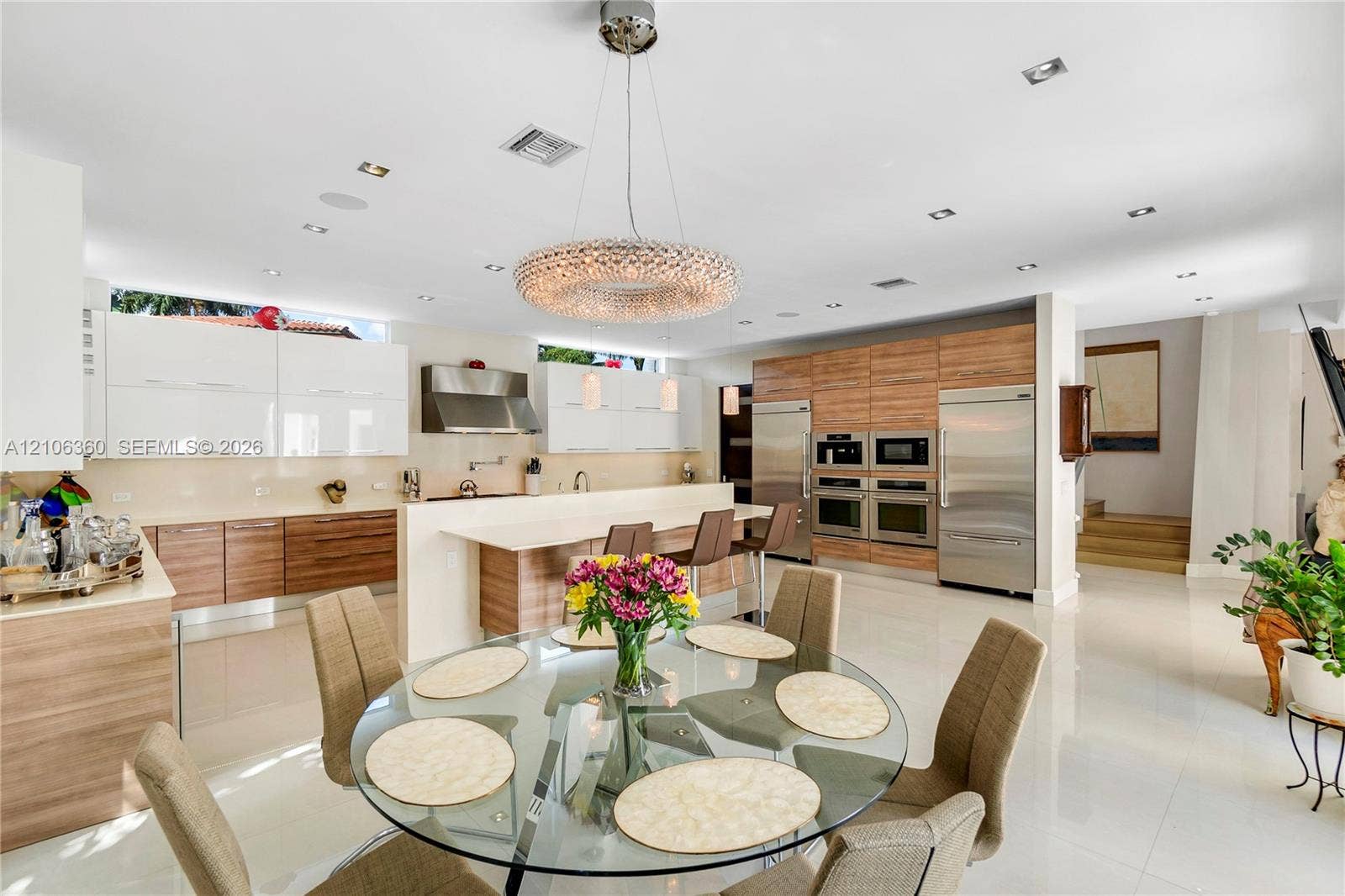 2632 NE 35th Drive, Fort Lauderdale, FL 33308 Dining Room / Comedor