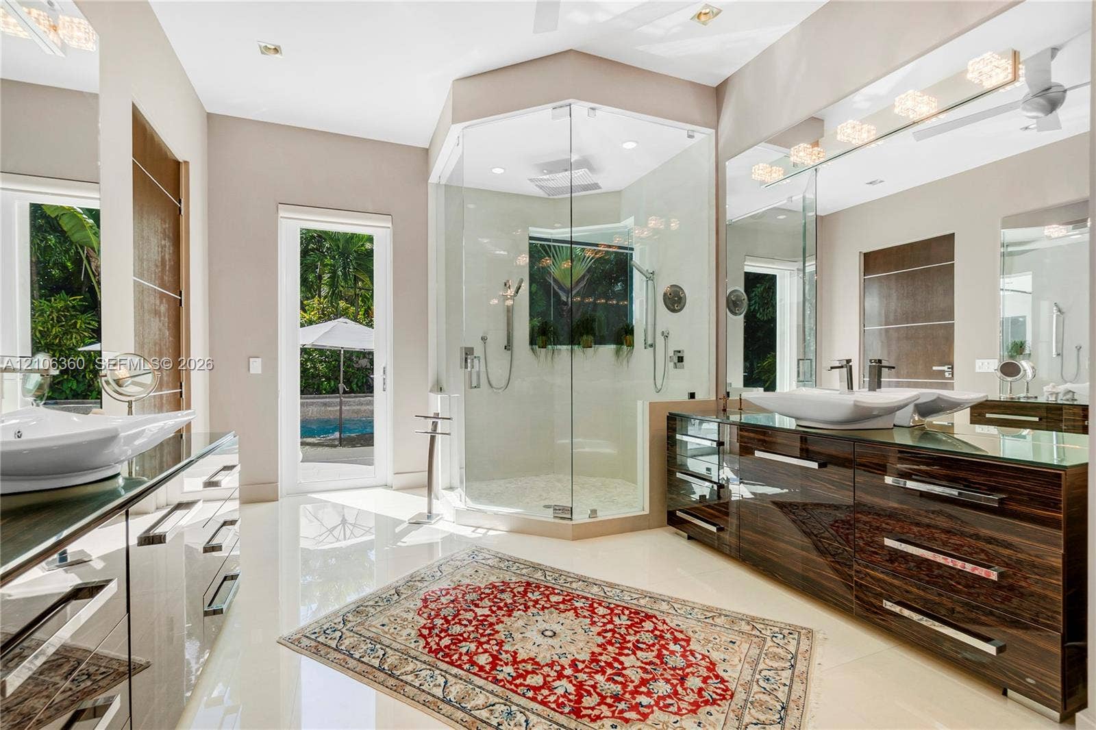 2632 NE 35th Drive, Fort Lauderdale, FL 33308 Primary Bathroom / Bao principal