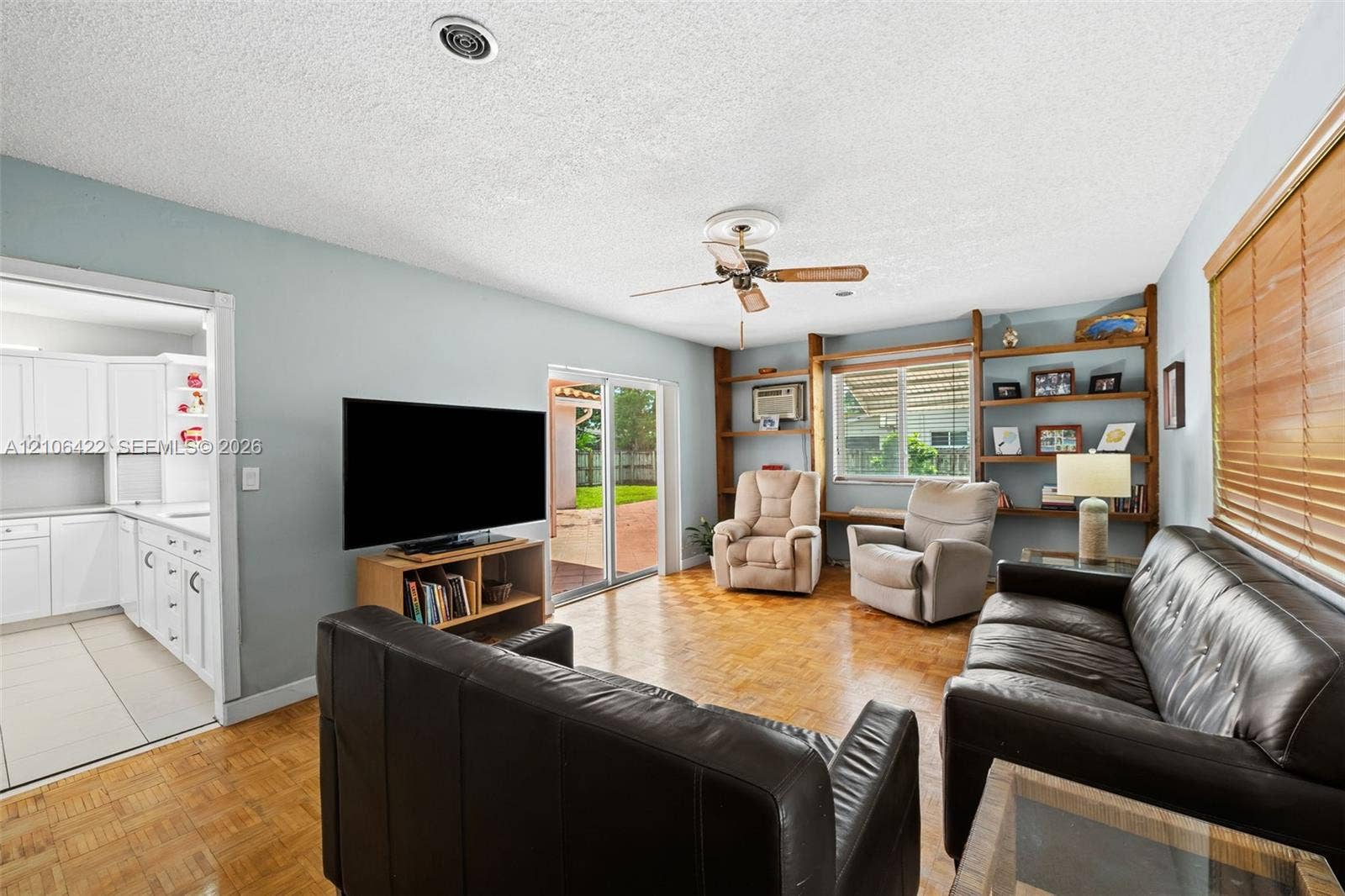 4th Bedroom being used as den/flex space