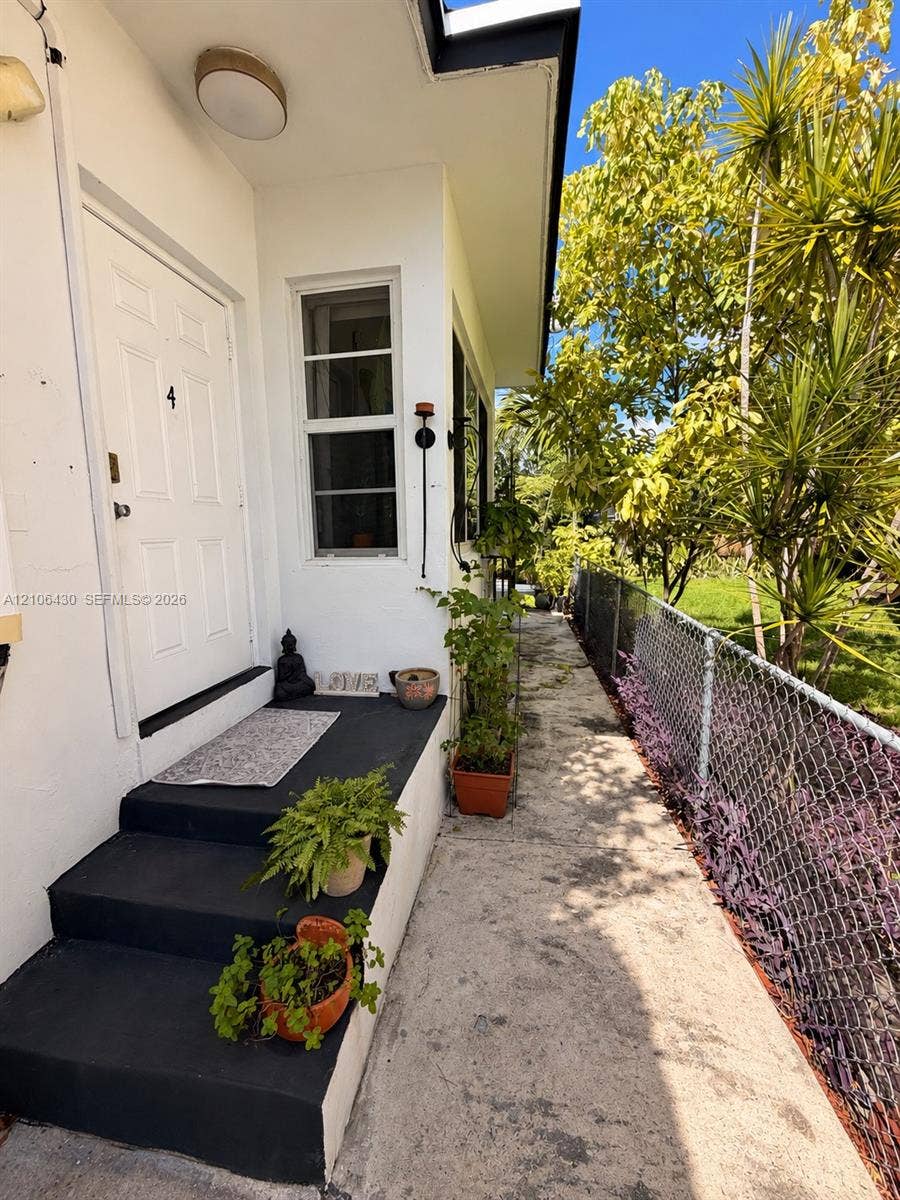 903 80th Street, Miami Beach, FL 33141 Unit 4