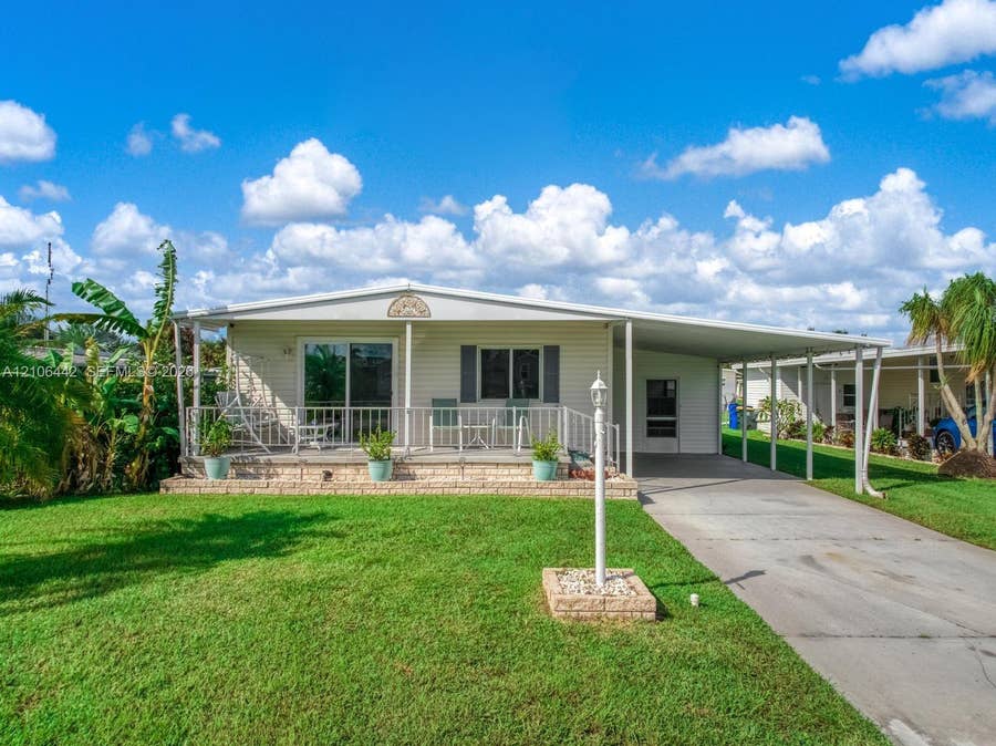 Property photo for 2024 E Robin Avenue, Sebring, FL