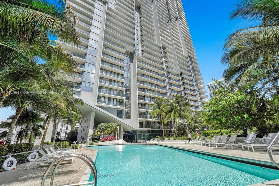 Property photo for 88 SW 7th Street, #910, Miami, FL