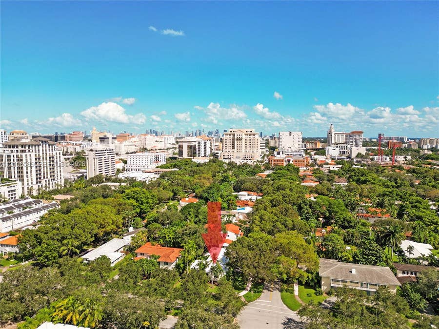 Property photo for 545 Sevilla Avenue, #2, Coral Gables, FL