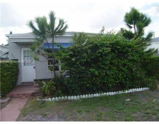 Side exterior from prior 2011 listing; appearance may have changed.