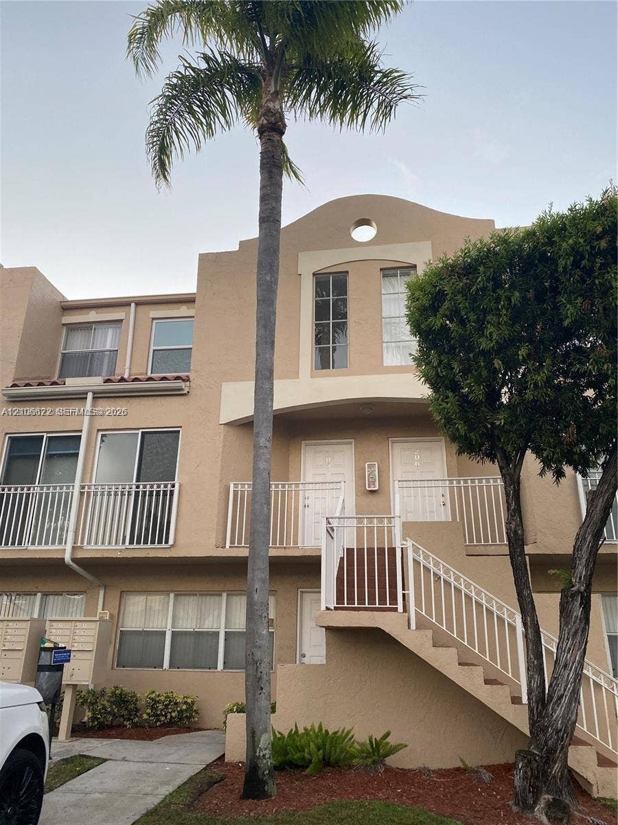 670 NW 85th Place, #11-205, Miami, Miami, FL 33126 Photo 2