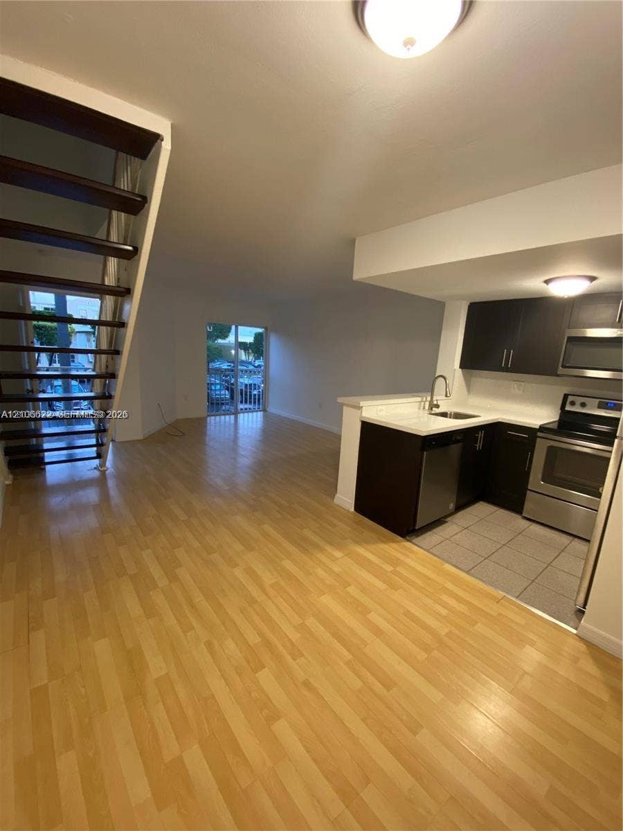 670 NW 85th Place, #11-205, Miami, Miami, FL 33126 Photo 4