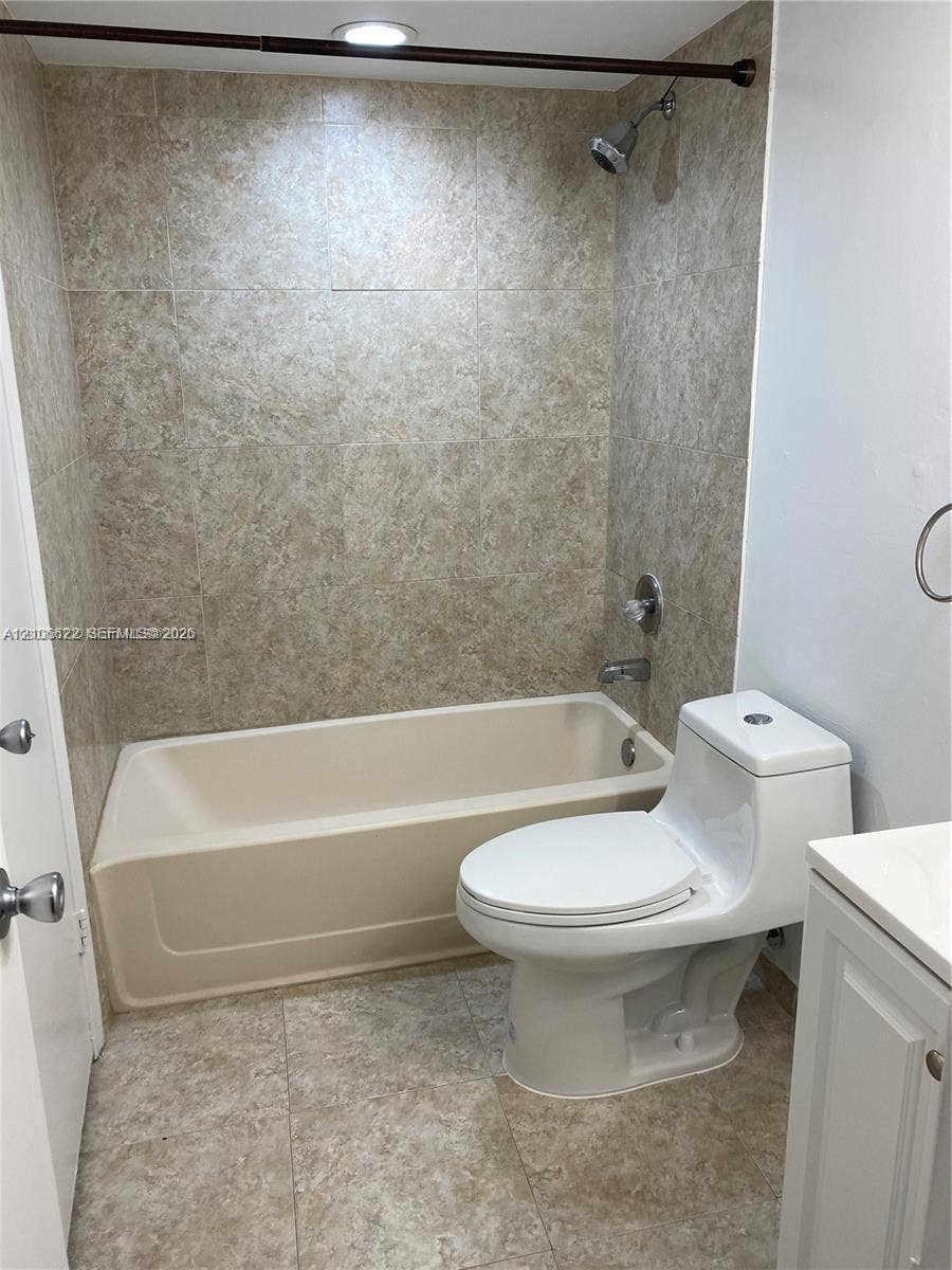670 NW 85th Place, #11-205, Miami, Miami, FL 33126 Photo 10
