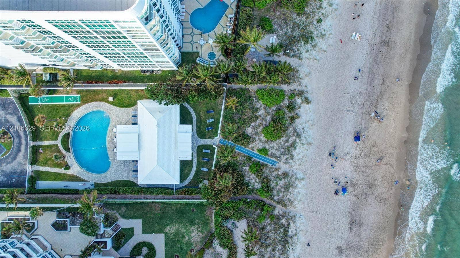 1431 S Ocean Boulevard, Lauderdale By The Sea, FL 33062 Beachfront Clubhouse