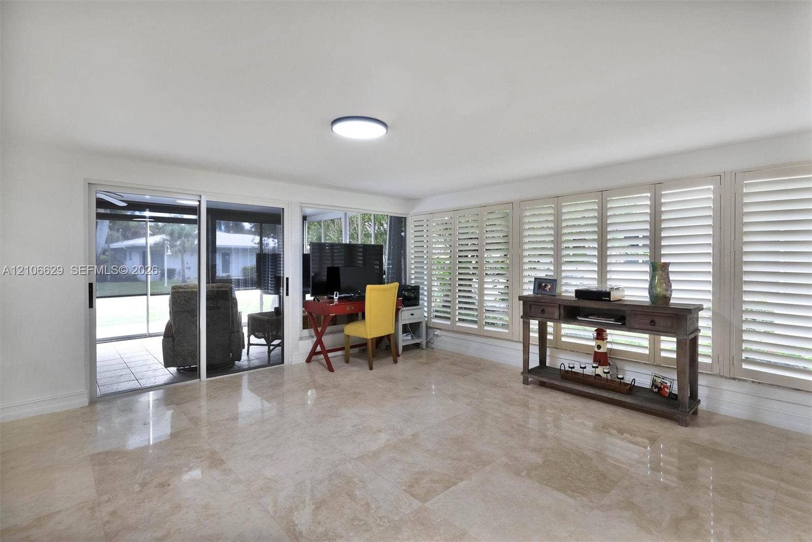 1431 S Ocean Boulevard, Lauderdale By The Sea, FL 33062 Extra large family room, can be used as desk space, Piano, Card tables, or more family room.
