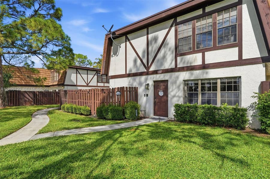 Property photo for 152 Weybridge Circle, #C, Royal Palm Beach, FL
