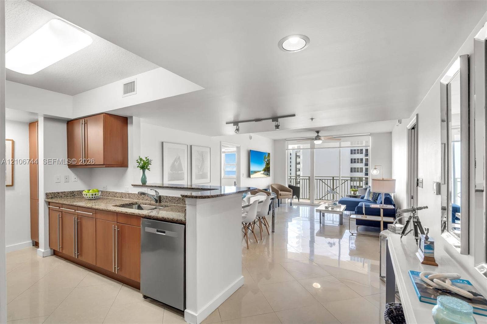 2080 E Ocean Drive, #1207, Hallandale Beach, Hallandale Beach, FL 33009 Photo 8