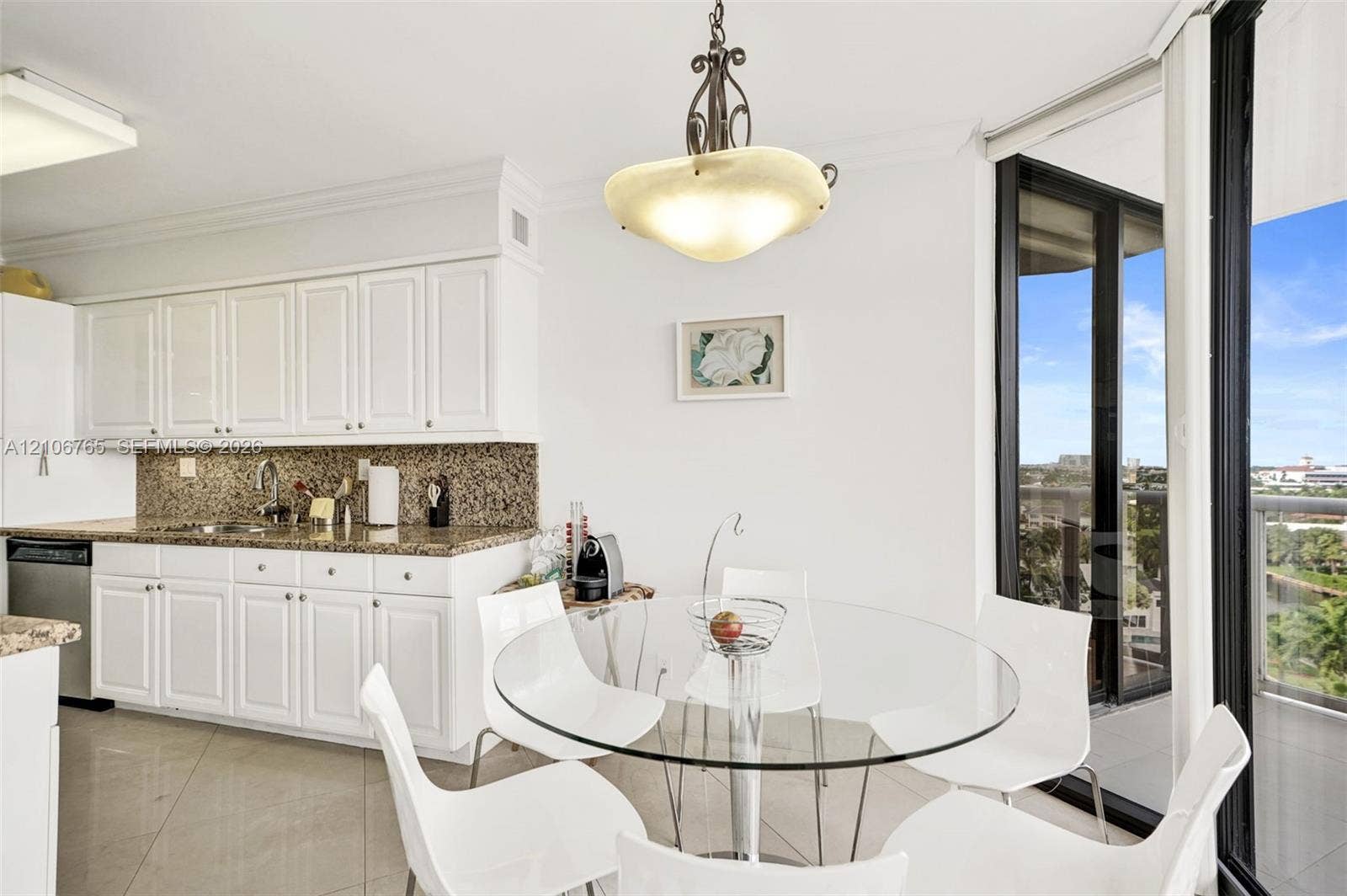 3598 Yacht Club Drive, #901, Aventura, FL 33180 Kitchen and breakfast area.