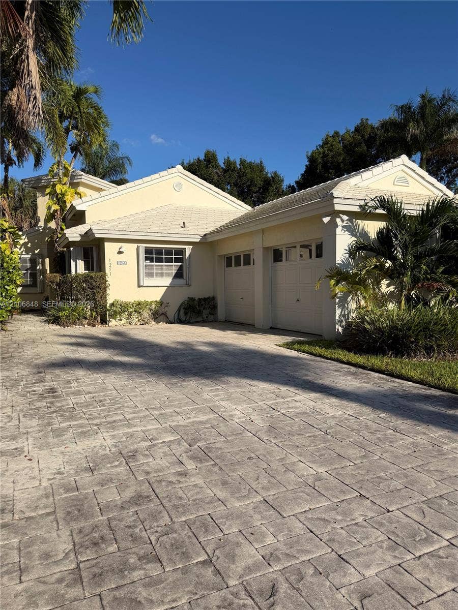Property photo for Pembroke Pines, FL