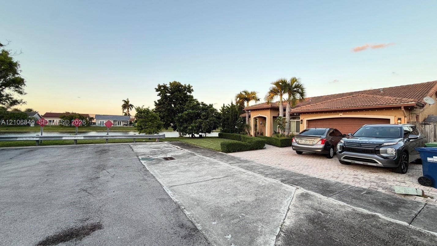 5165 SW 158th Avenue, Miami, FL 33185 Photo 3
