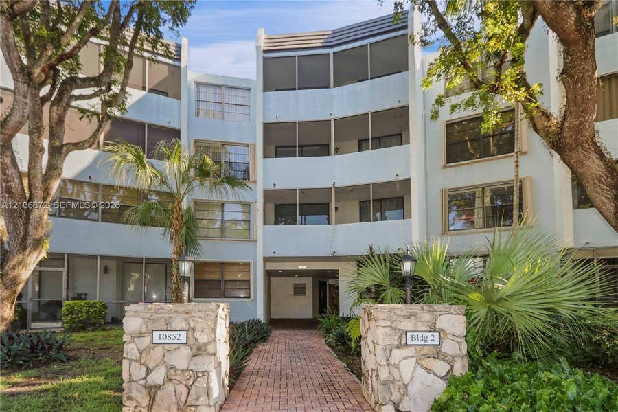 Property photo for 10852 N Kendall Drive, #103, Miami, FL