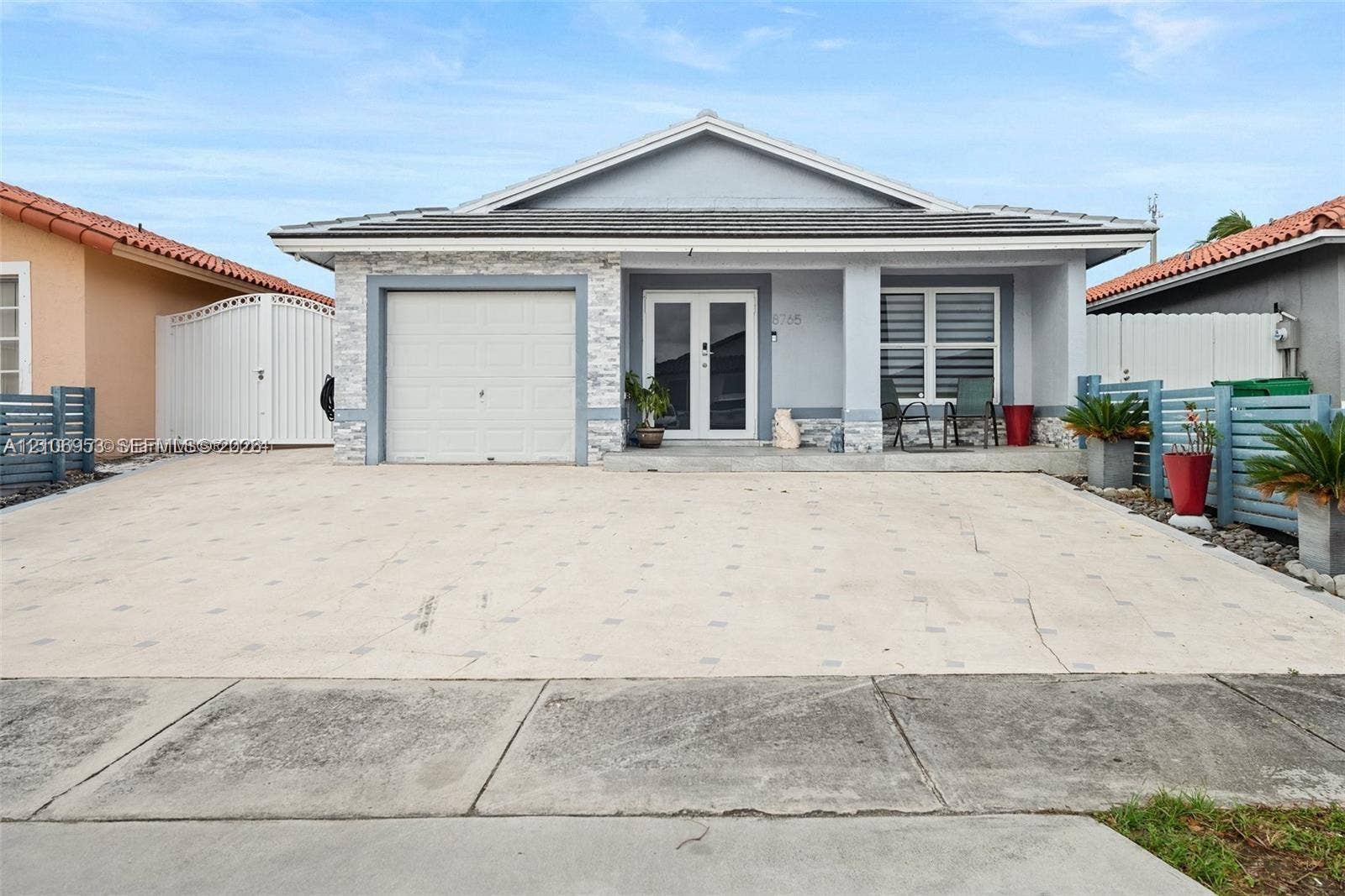 8765 NW 111th Terrace, Hialeah Gardens, Hialeah Gardens, FL 33018 Photo 2