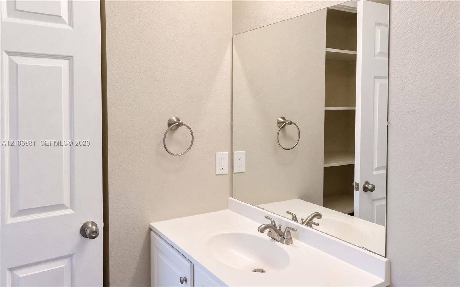 1295 N Railroad Avenue, Boynton Beach, FL 33435 Photo 7