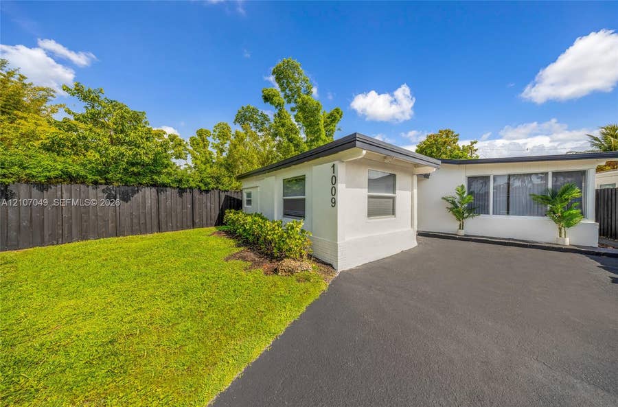 Property photo for 1009 NE 18th Street, Fort Lauderdale, FL