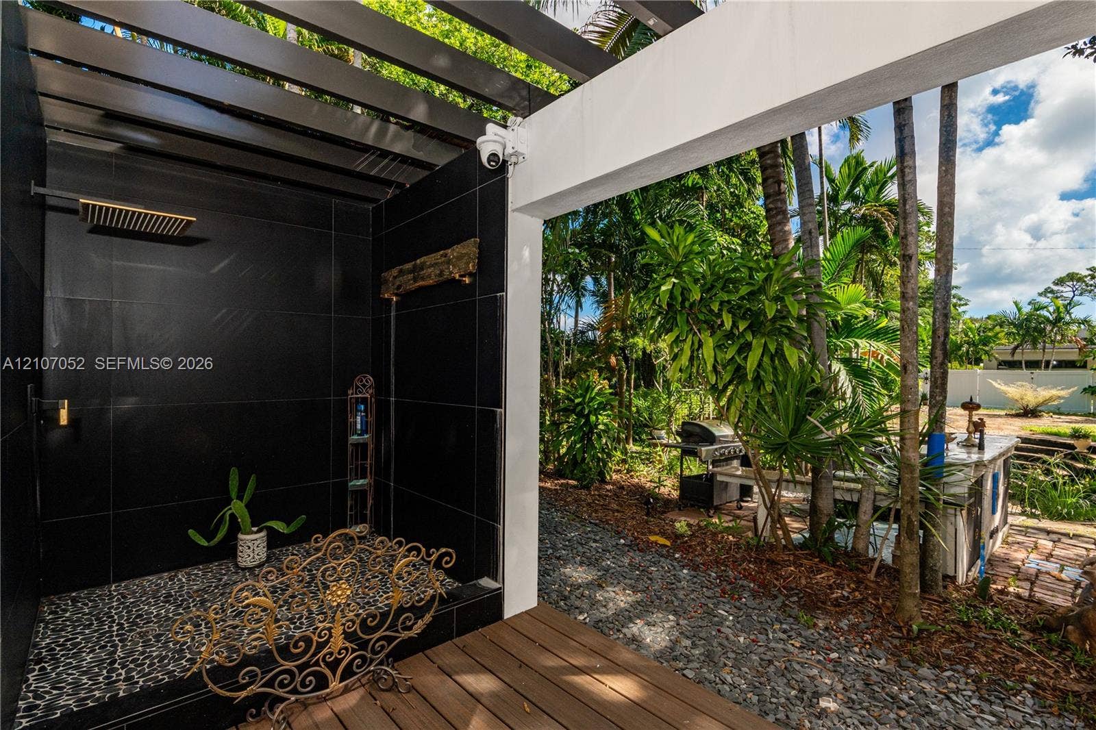 2200 Lazy Lane, Lazy Lake, FL 33305 Private outdoor shower