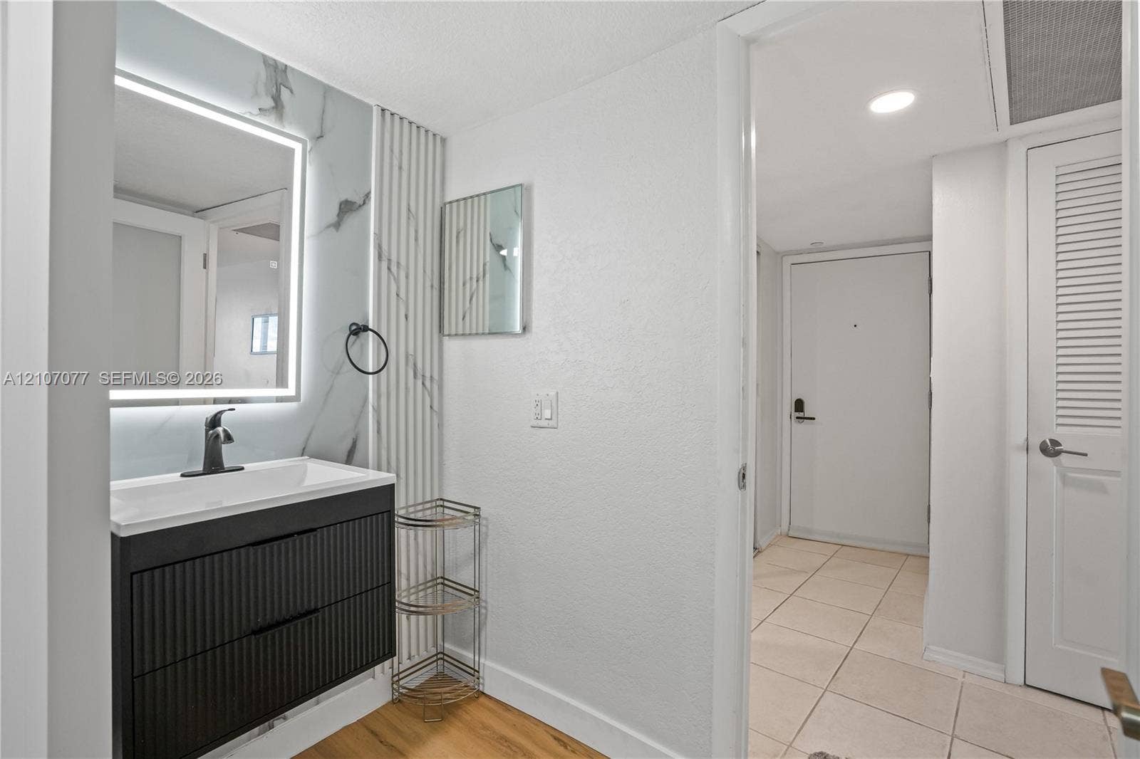 209 N Fort Lauderdale Beach Boulevard, #12H, Fort Lauderdale, Fort Lauderdale, FL 33304 Newly Renovated Bathroom
