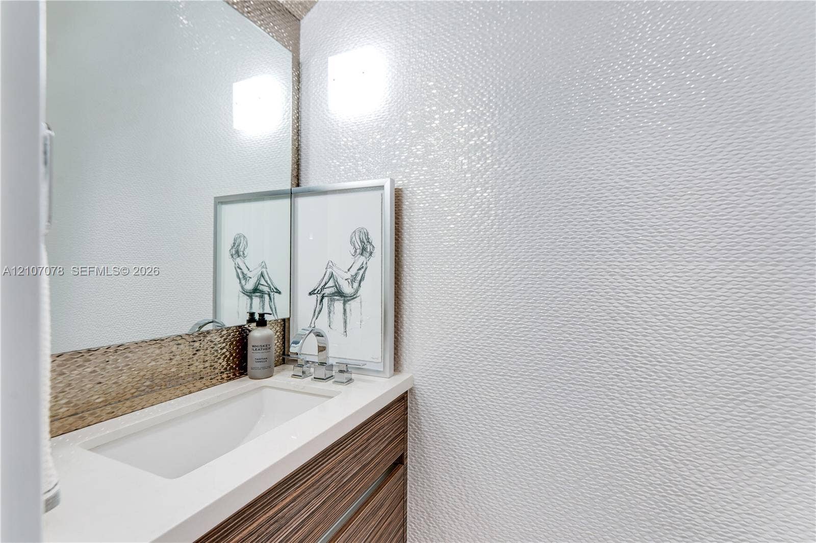 259 Shore Court, Lauderdale By The Sea, FL 33308 Powder room