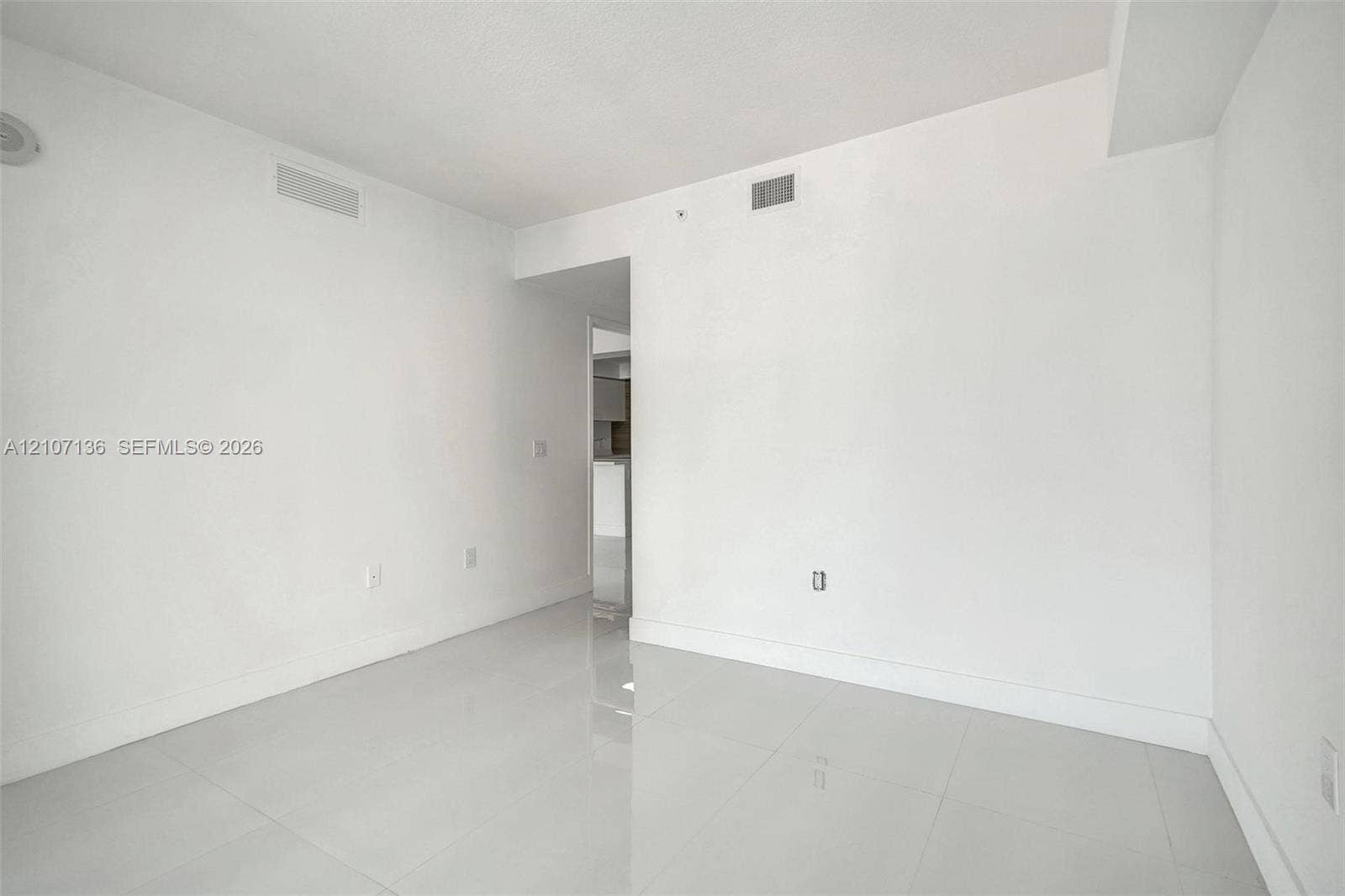 330 Sunny Isles Boulevard, #5-805, Sunny Isles Beach, Sunny Isles Beach, FL 33160 Photo 32