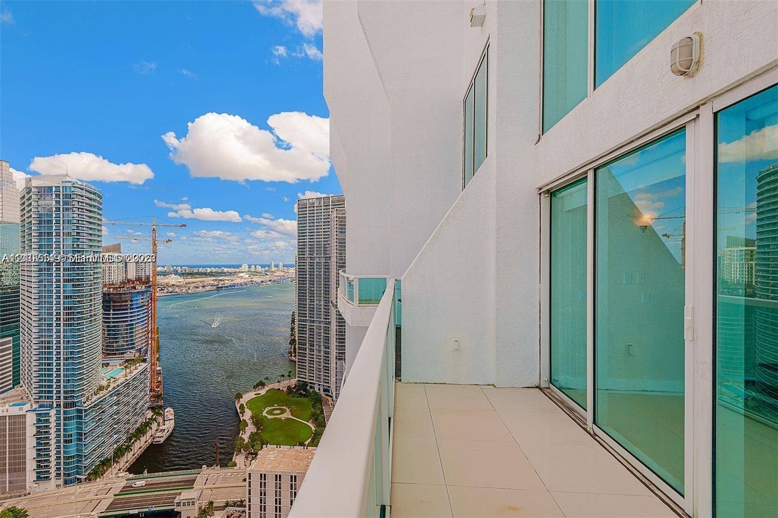 41 SE 5th Street, #2417, Miami, FL 33131 Photo 28