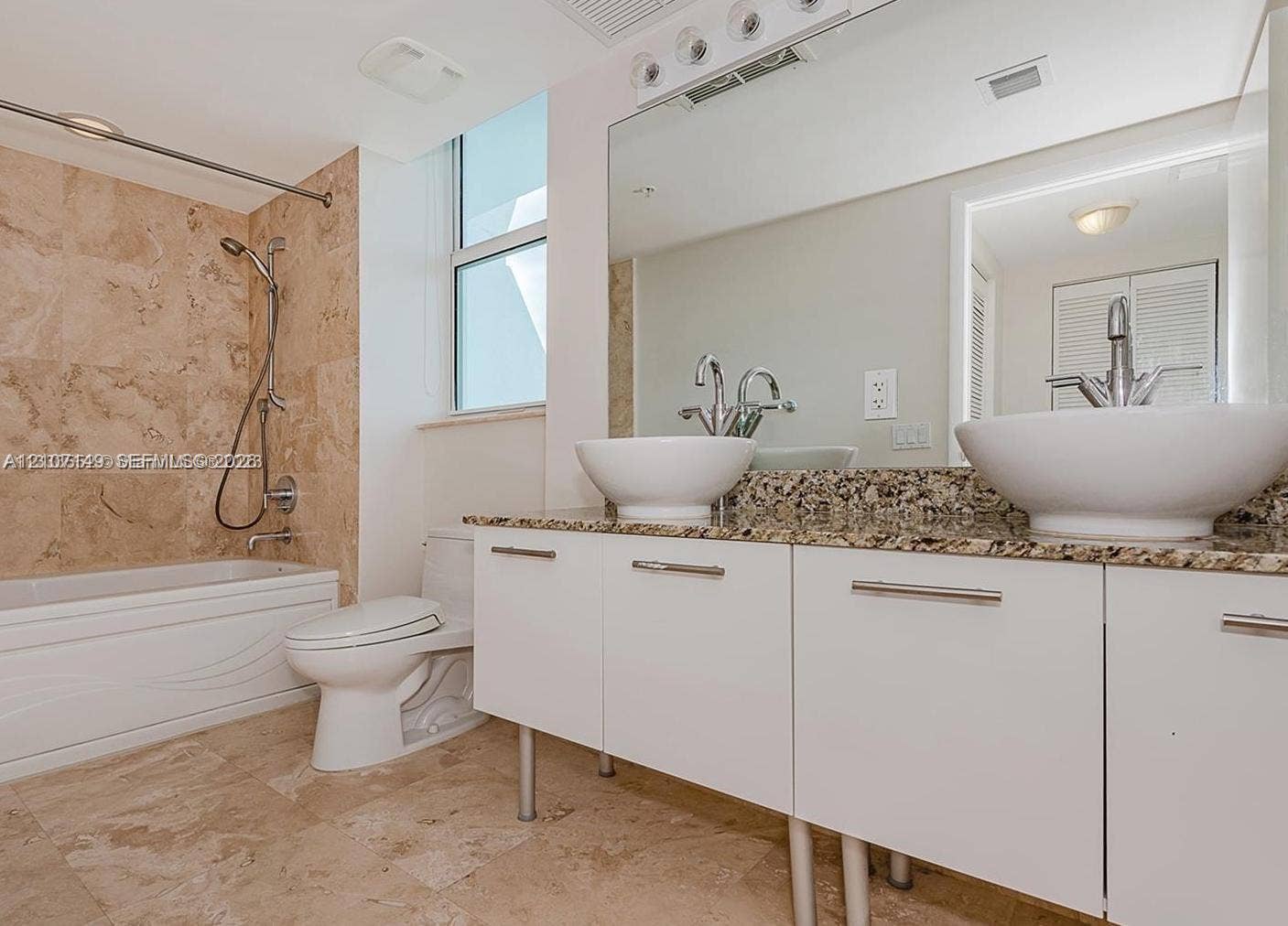 41 SE 5th Street, #2417, Miami, FL 33131 Photo 11