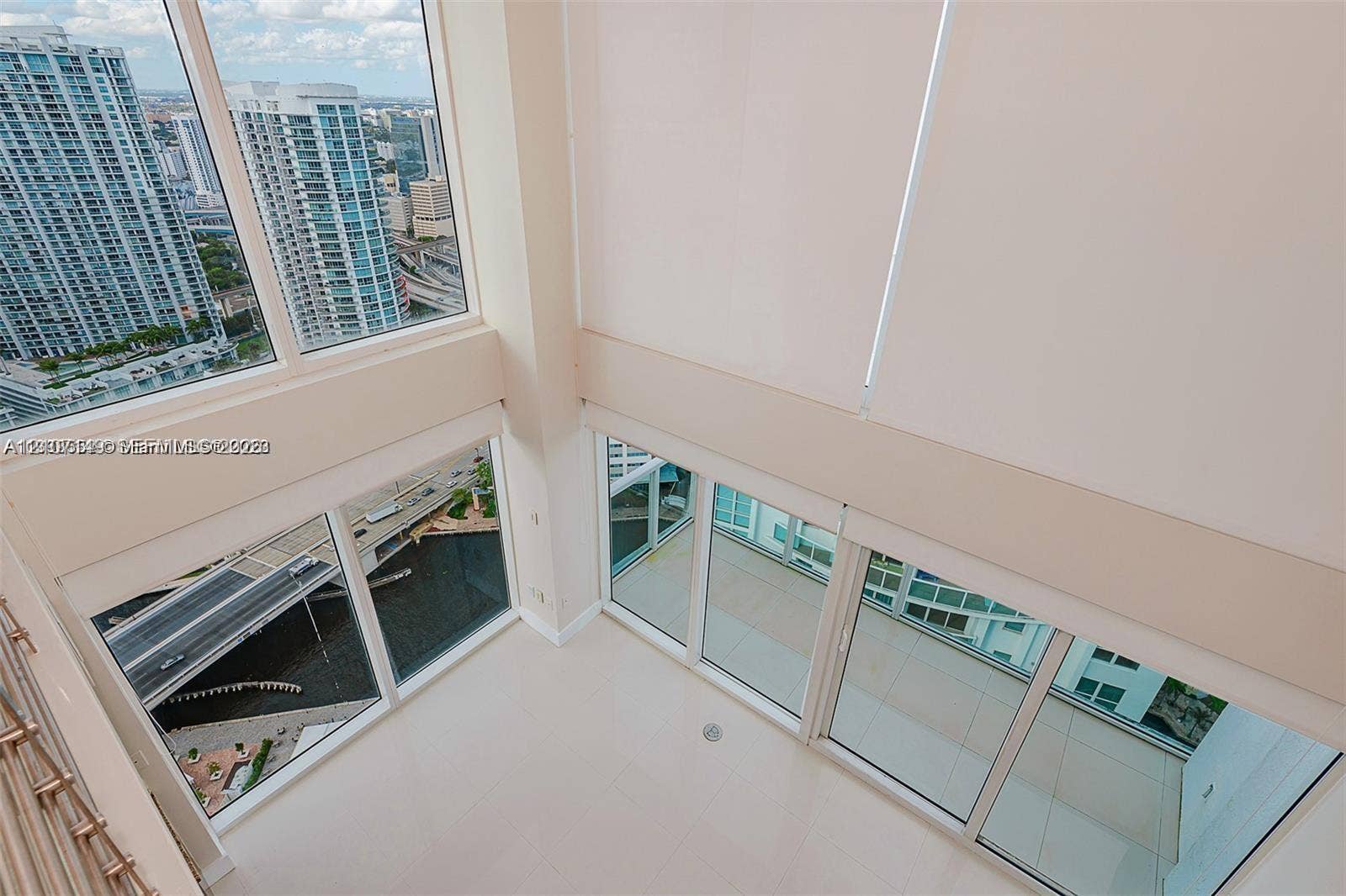 41 SE 5th Street, #2417, Miami, FL 33131 Photo 18