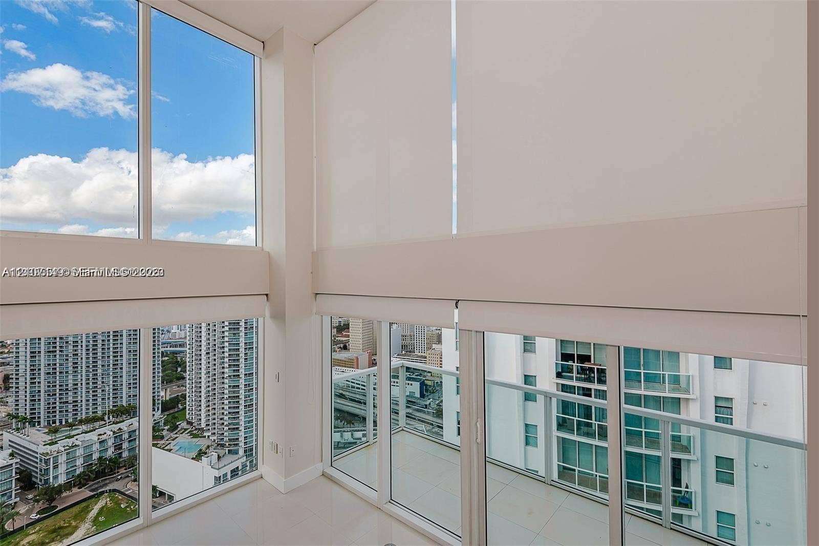 41 SE 5th Street, #2417, Miami, FL 33131 Photo 19