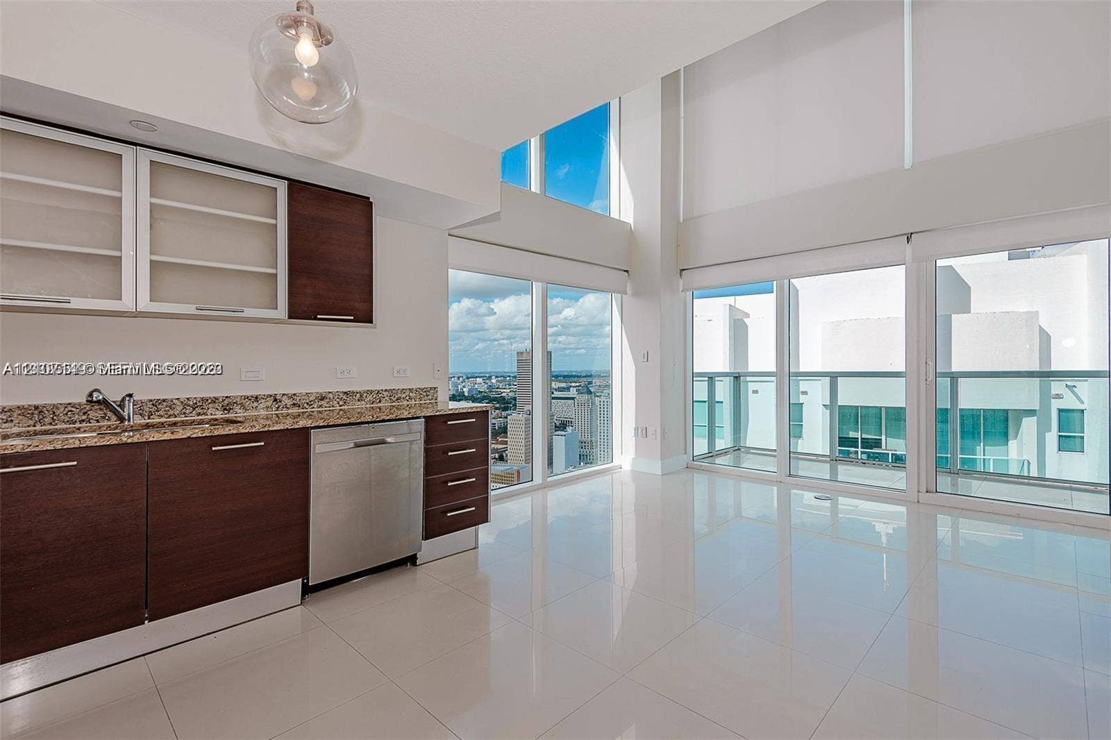41 SE 5th Street, #2417, Miami, FL 33131 Photo 8