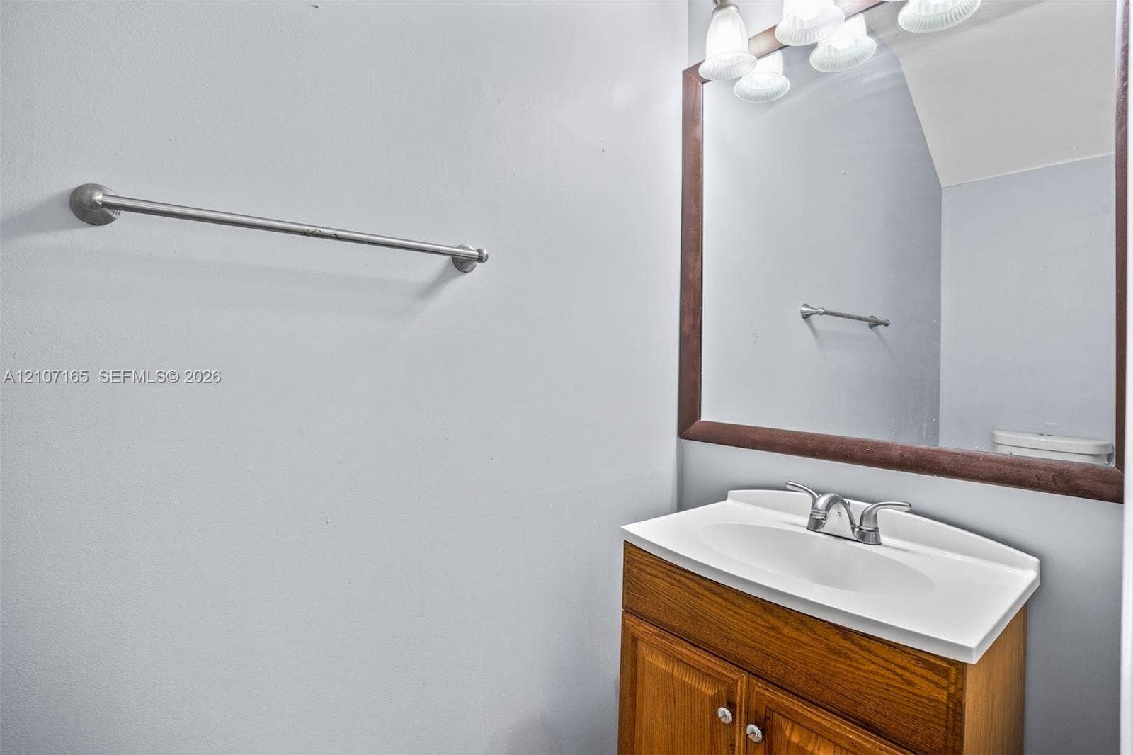 2167 Hacienda Terrace, Weston, FL 33327 Half Bathroom Downstairs
