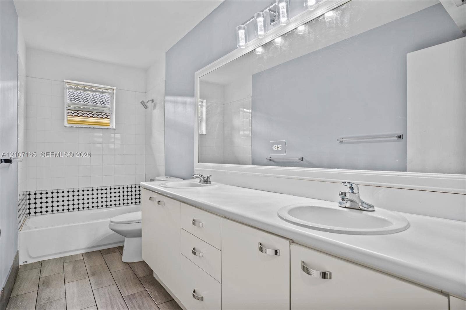2167 Hacienda Terrace, Weston, FL 33327 2nd Bathroom