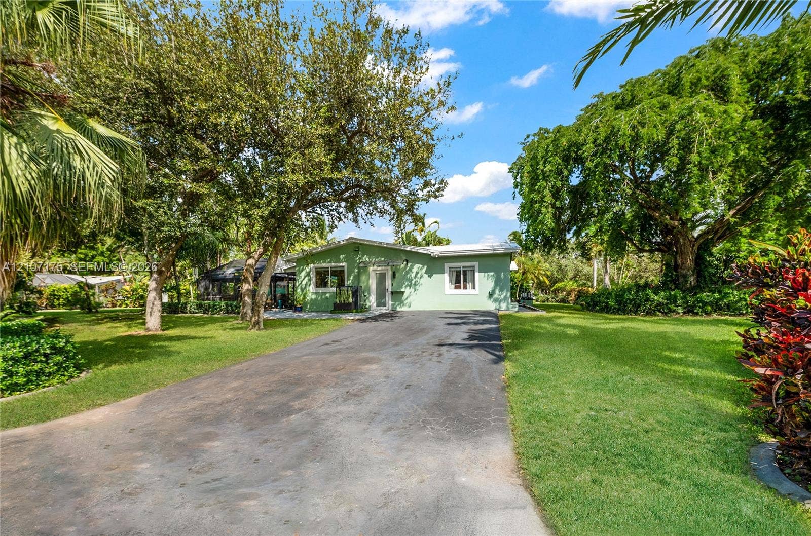 17550 SW 86th Avenue, Palmetto Bay, FL 33157 Lots of room to park and play in this over 16,000 sq ft yard!