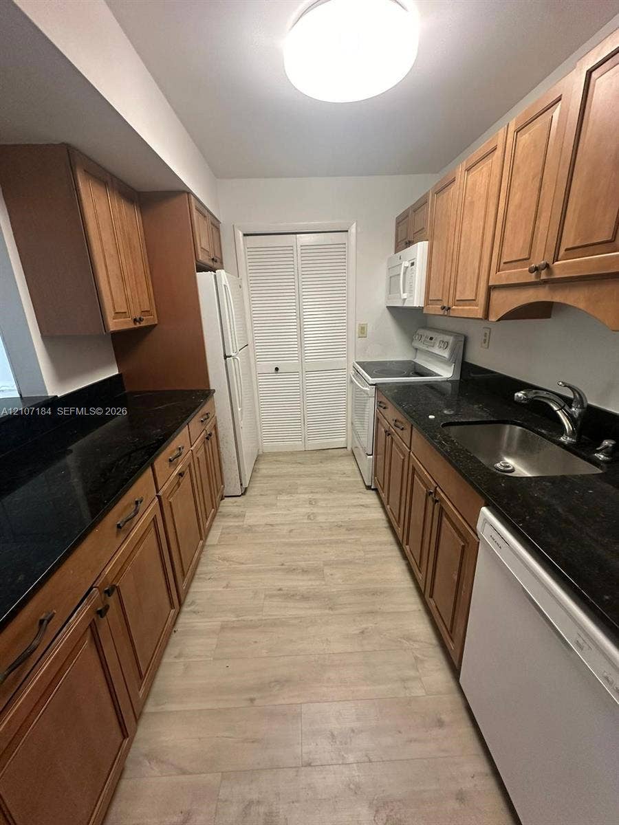 Property photo for 240 Lakeview Drive, #209, Weston, FL