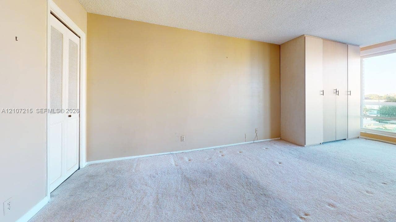 2100 S Ocean Lane, #303, Fort Lauderdale, FL 33316 primary suite w/ removable computer storage
