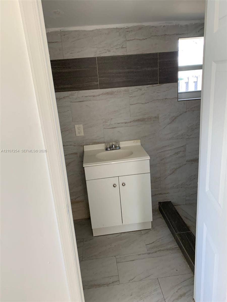 517 NW 1st Avenue, #4, Hallandale Beach, Hallandale Beach, FL 33009 Photo 16
