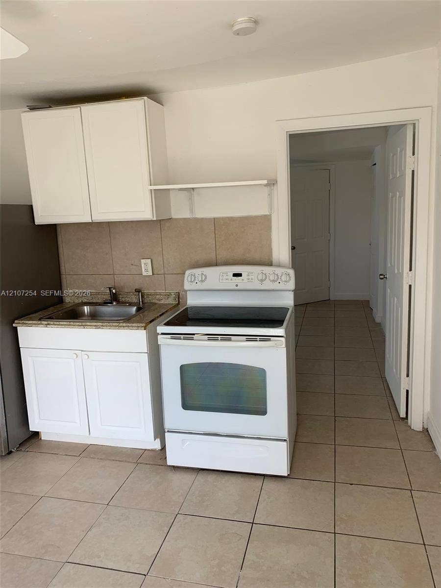 517 NW 1st Avenue, #4, Hallandale Beach, Hallandale Beach, FL 33009 Photo 4