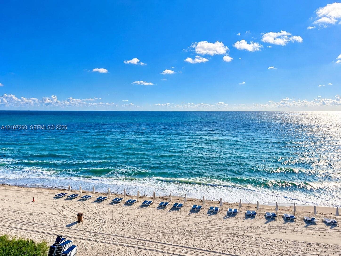 16001 Collins Avenue, #1605, Sunny Isles Beach, FL 33160 Direct oceanfront location featuring a wide sandy beach, shoreline access, and unobstructed maritime horizon