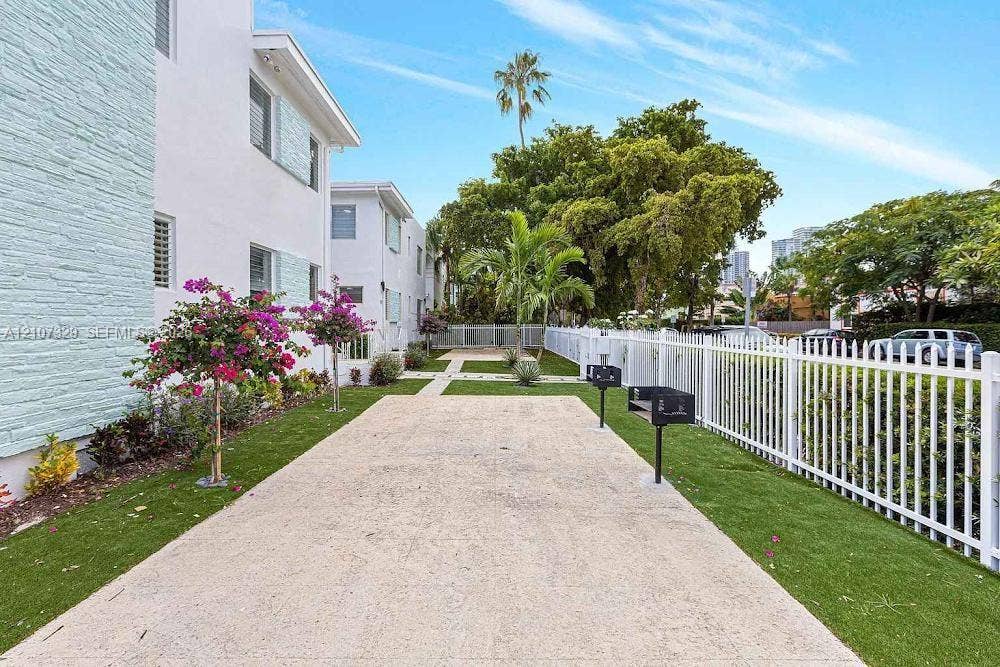 830 9th Street, #14, Miami Beach, Miami Beach, FL 33139 Photo 11