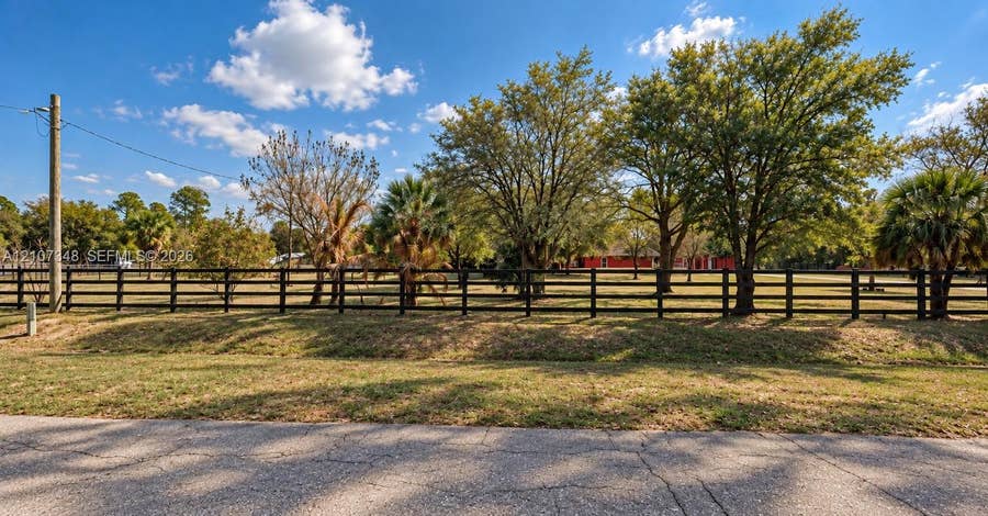 Property photo for 635 S Hacienda Street, Clewiston, FL