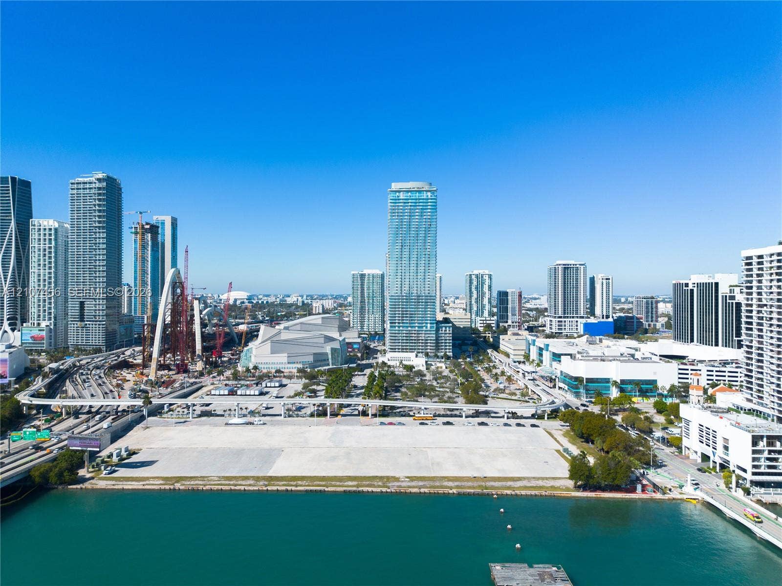1400 Biscayne Boulevard, #2604, Miami, Miami, FL 33132 Waterfront parcel featuring direct coastal access, situated in an urban center with proximity to infrastructure and regional transit lines