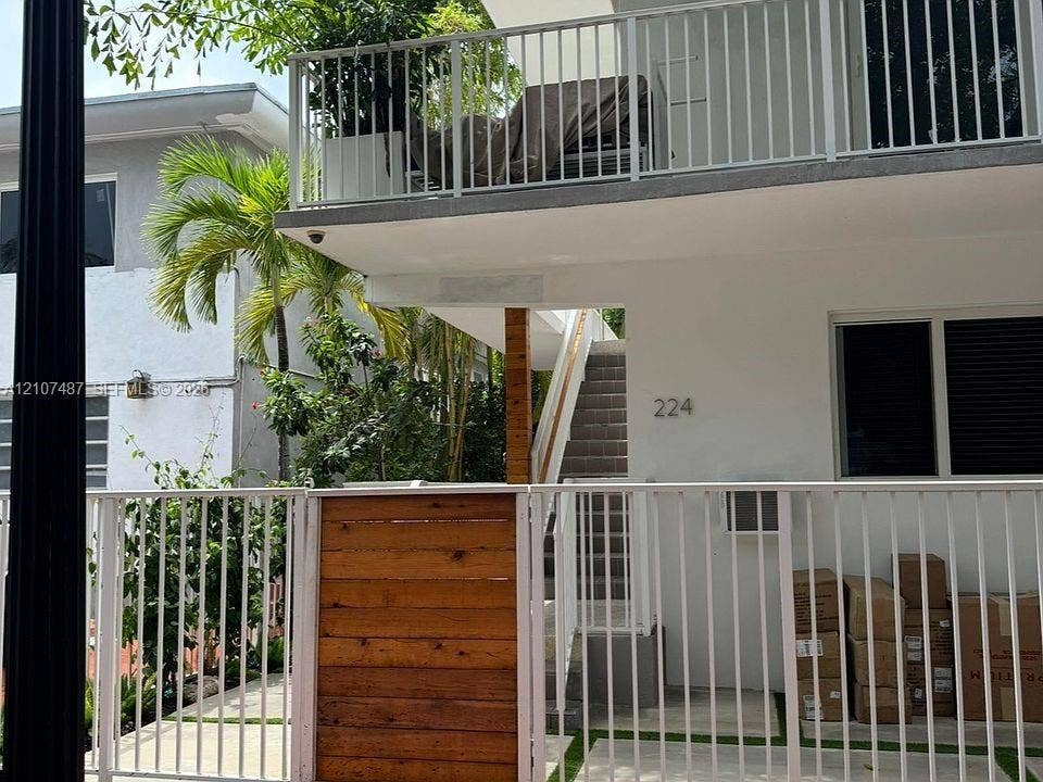 224 Meridian Avenue, #9, Miami Beach, Miami Beach, FL 33139 Photo 3