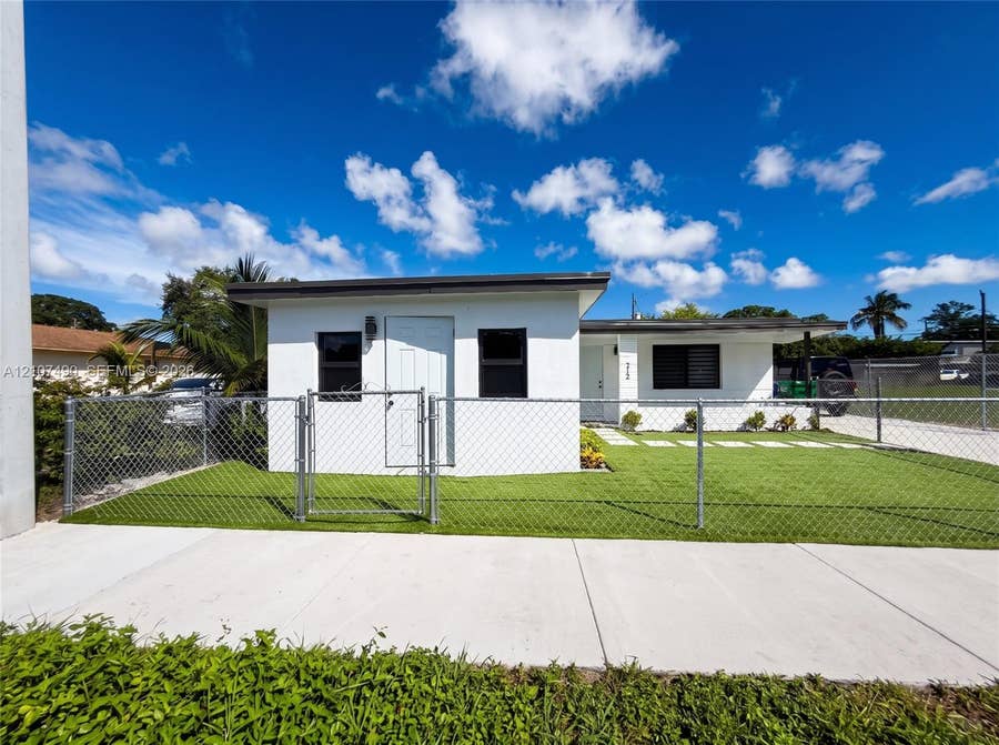 Property photo for 212 NW 28th Way, #B, Fort Lauderdale, FL