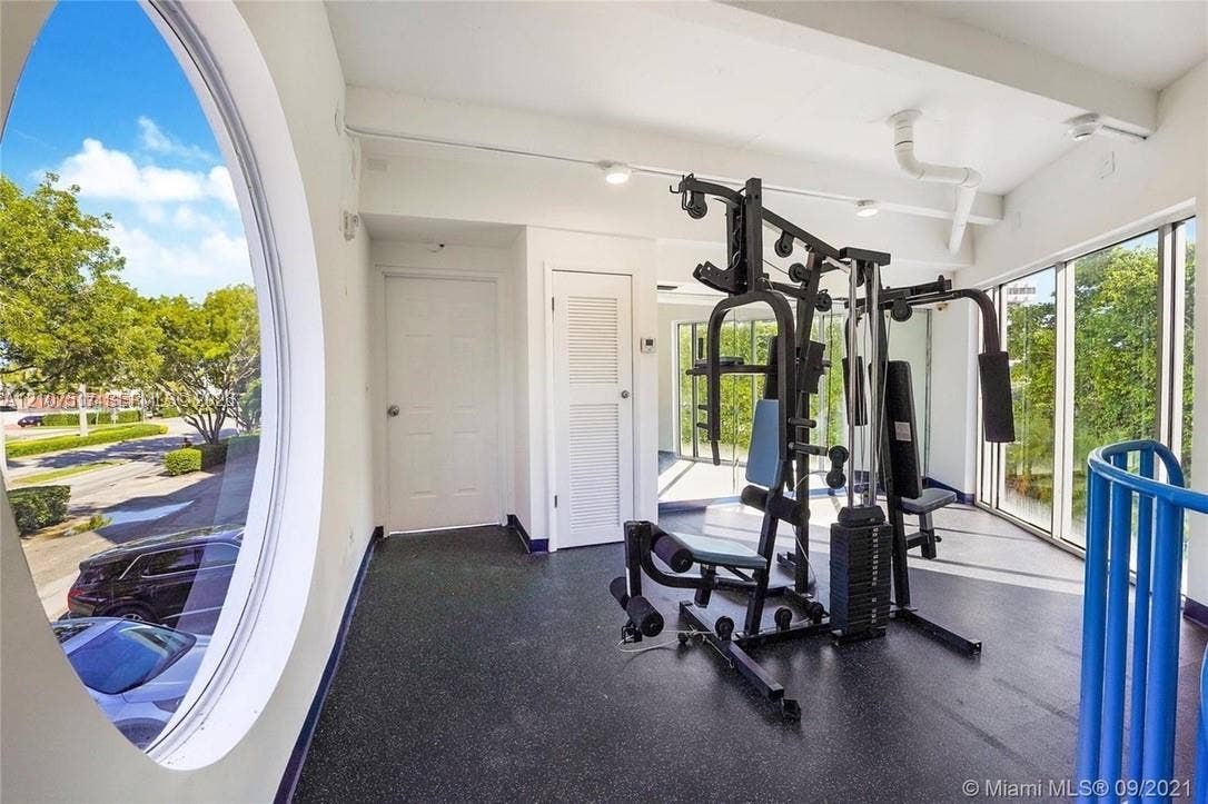 16531 NE 35th Avenue, #402-11, North Miami Beach, FL 33160 Gym