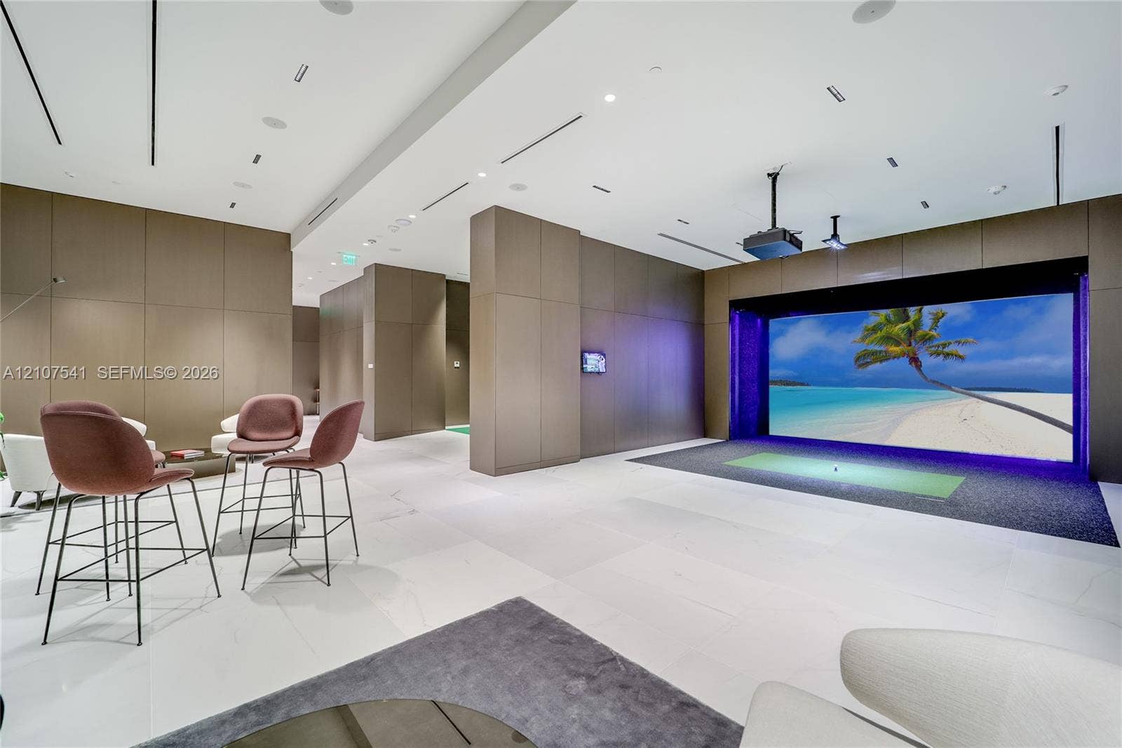 300 Biscayne Boulevard Way, #5108, Miami, Miami, FL 33131 Golf Simulator
