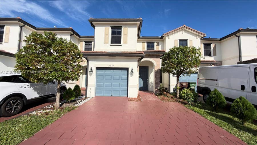 Property photo for 10819 W 33rd Lane, Hialeah, FL