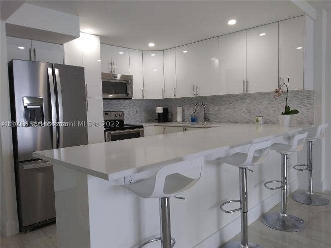 Property photo for 5701 Collins Avenue, #1507, Miami Beach, FL