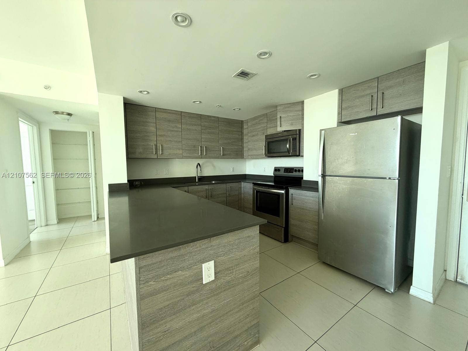 7525 E Treasure Drive, #1010, North Bay Village, North Bay Village, FL 33141 Photo 5
