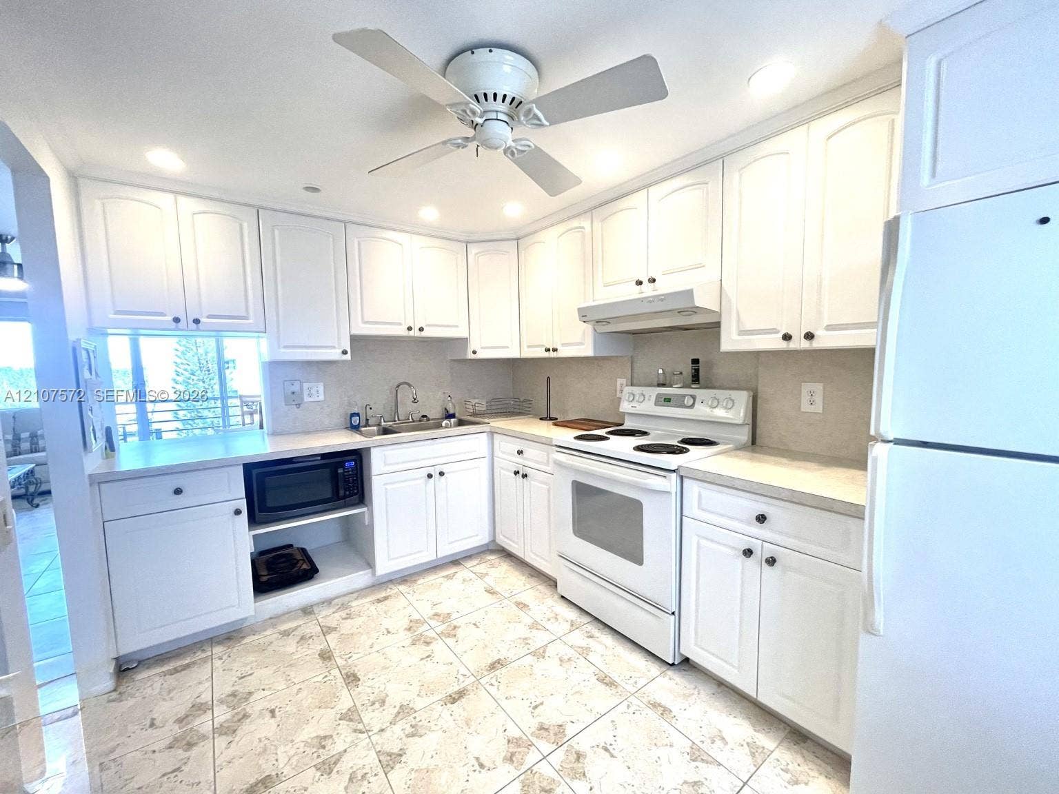 1425 Atlantic Shores Boulevard, #501, Hallandale Beach, FL 33009 Photo 4